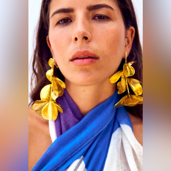 ZARA FLOWER METAL EARRINGS - Picture 1 of 3